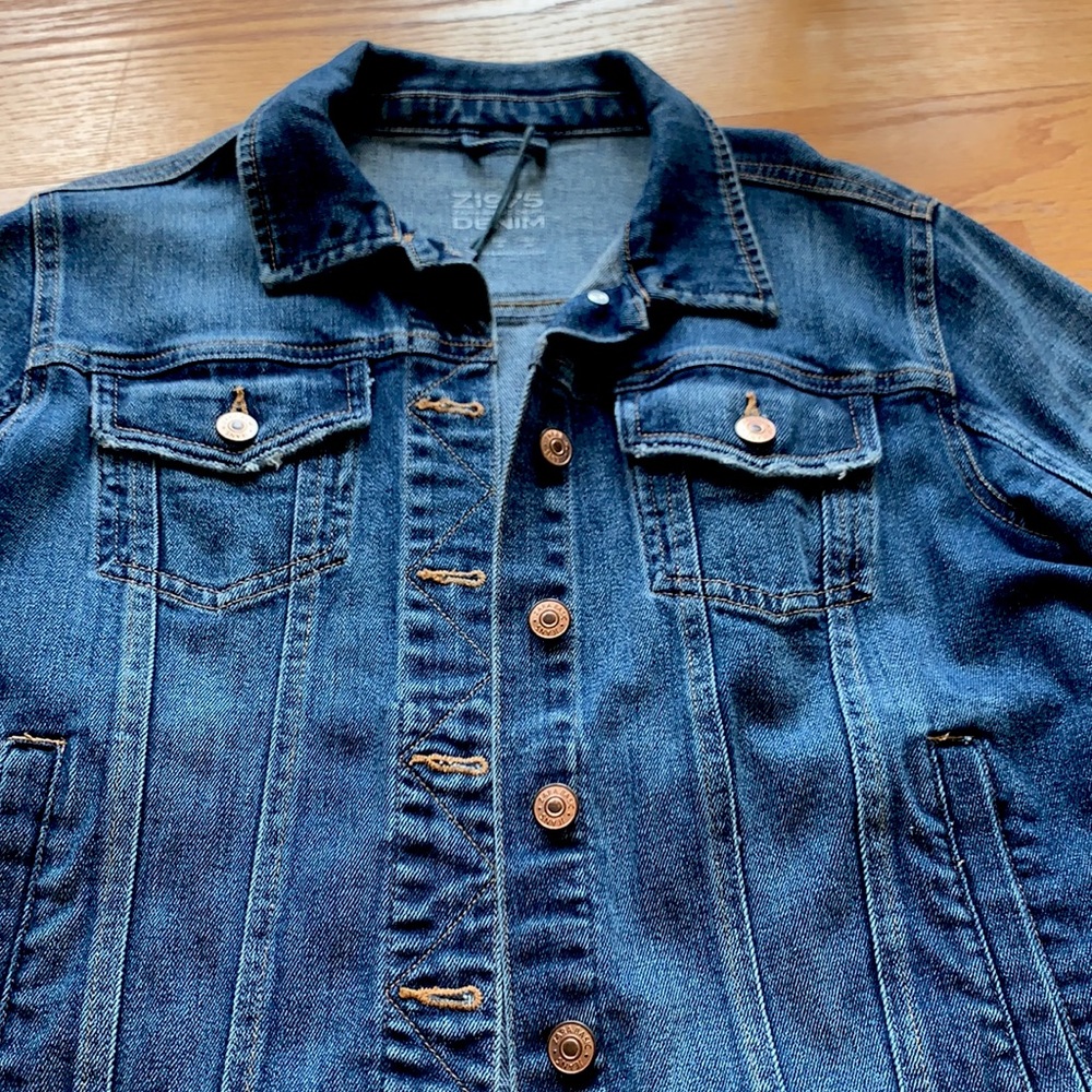 Women’s Z1975 denim jacket 😎